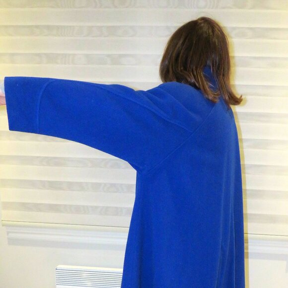 VINTAGE 1980's WOMEN'S FULL LENGTH WIDE (OVERSIZED) WOOL/NYLON WINTER SWING COAT - Picture 5 of 12
